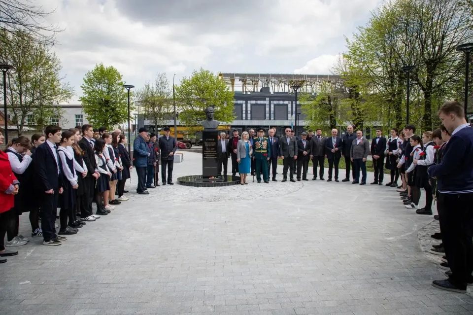 Во Владикавказе после реконструкции открылся сквер по улице Ватутина Во Владикавказе после реконструкции открылся сквер по улице Ватутина