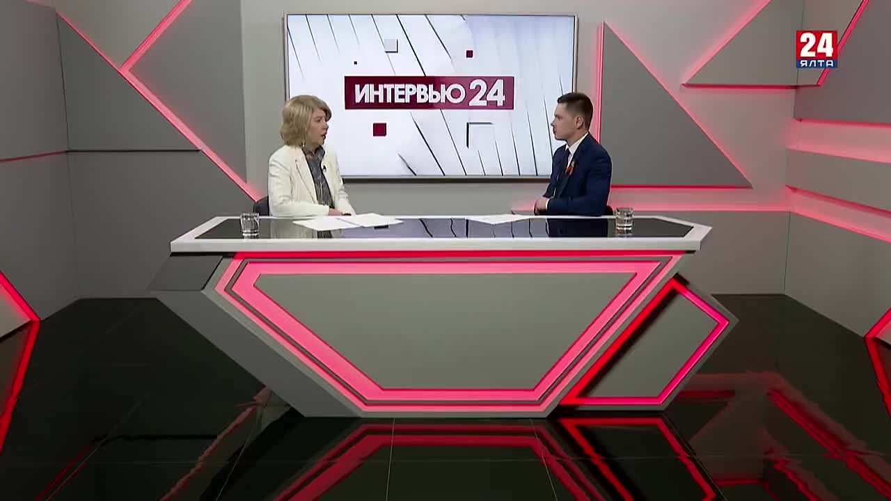 Два ялтинских педагога стали победителями региональных конкурсов профессионального мастерства