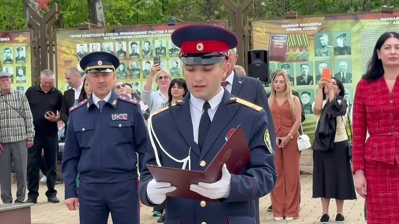 Торжественная церемония посвящения в кадеты учащихся профильных классов Следственного комитета России состоялась на мемориальном комплексе «Барбашово поле»