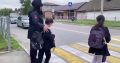 Госавтоинспекция Кировского района и «Родительский патруль» напомнили школьникам о правилах поведения на дороге