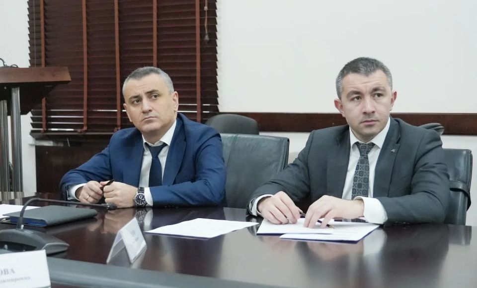 Председатель Правительства РСО – Алания Борис Джанаев в режиме видеоконференцсвязи принял участие в заседании президиума Правительственной комиссии по региональному развитию, которое прошло под руководством вице-премьера... Председатель Правительства РСО – Алания Борис Джанаев в режиме видеоконференцсвязи принял участие в заседании президиума Правительственной комиссии по региональному развитию, которое прошло под руководством вице-премьера...
