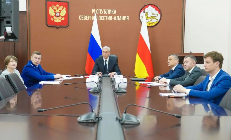Председатель Правительства РСО – Алания Борис Джанаев в режиме видеоконференцсвязи принял участие в заседании президиума Правительственной комиссии по региональному развитию, которое прошло под руководством вице-премьера... Председатель Правительства РСО – Алания Борис Джанаев в режиме видеоконференцсвязи принял участие в заседании президиума Правительственной комиссии по региональному развитию, которое прошло под руководством вице-премьера...