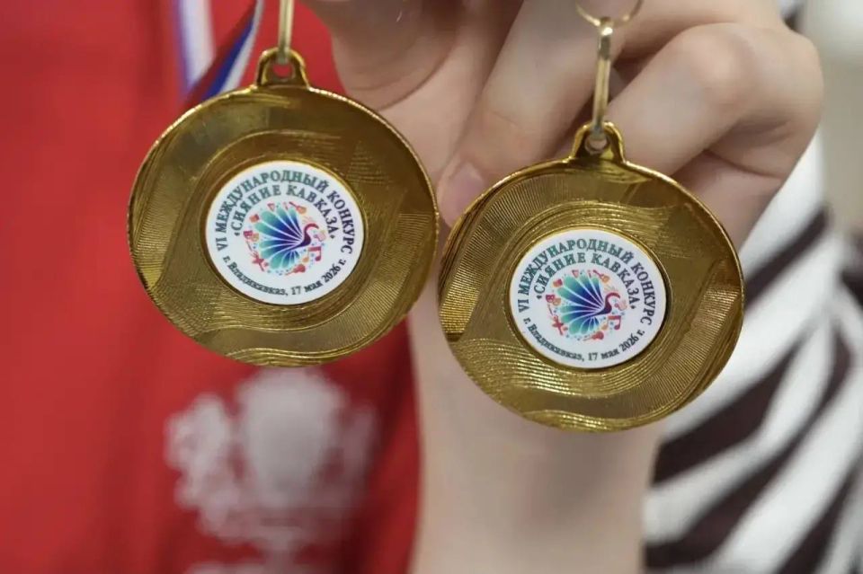 От "Вершины" к "Сиянию Кавказа" От "Вершины" к "Сиянию Кавказа"