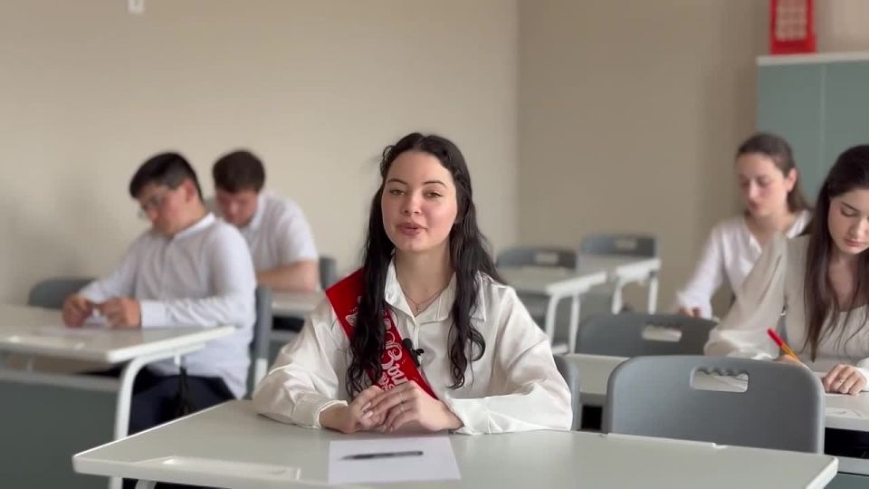 39 молодых учителей Правобережного района обратились к выпускникам с теплыми пожеланиями и напутственными словами