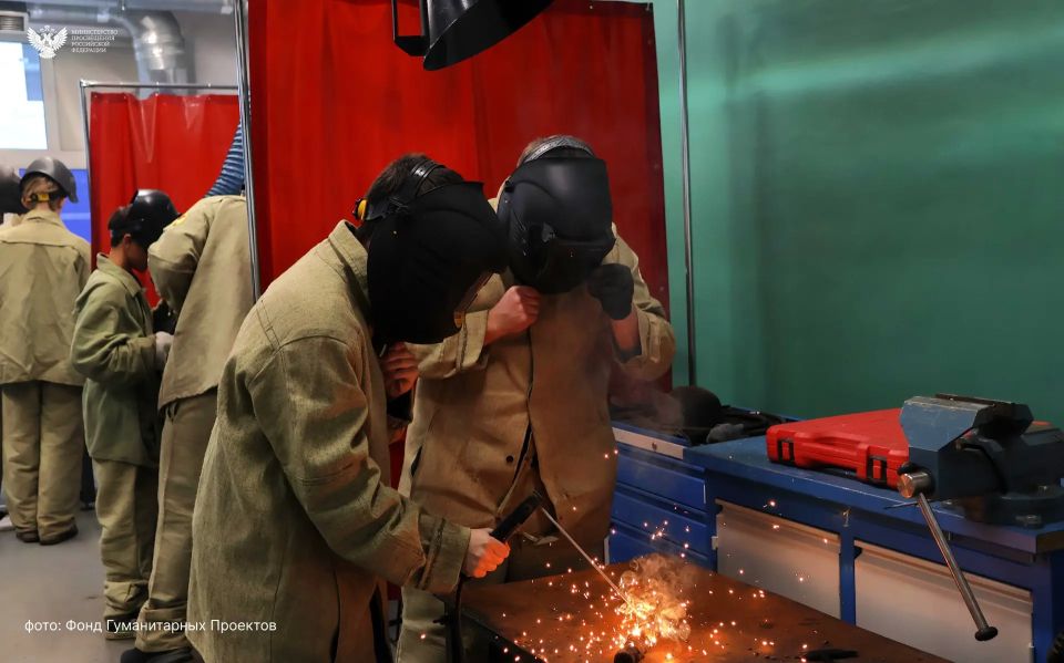 Профориентационный курс «Россия — мои горизонты» охватил более 8,5 млн школьников в текущем учебном году Профориентационный курс «Россия — мои горизонты» охватил более 8,5 млн школьников в текущем учебном году