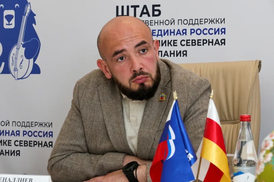 Зураб Дзоблаев провёл приём граждан во Владикавказе Зураб Дзоблаев провёл приём граждан во Владикавказе