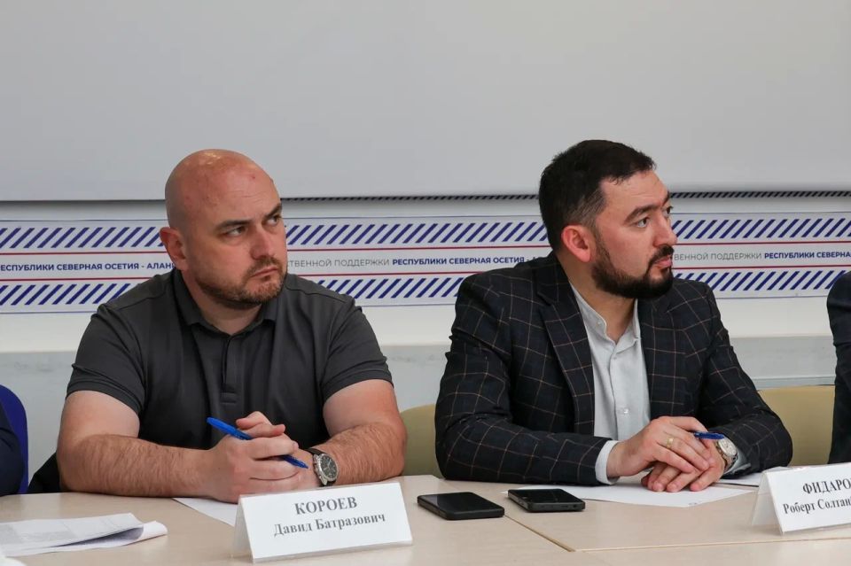 Зураб Дзоблаев провёл приём граждан во Владикавказе Зураб Дзоблаев провёл приём граждан во Владикавказе