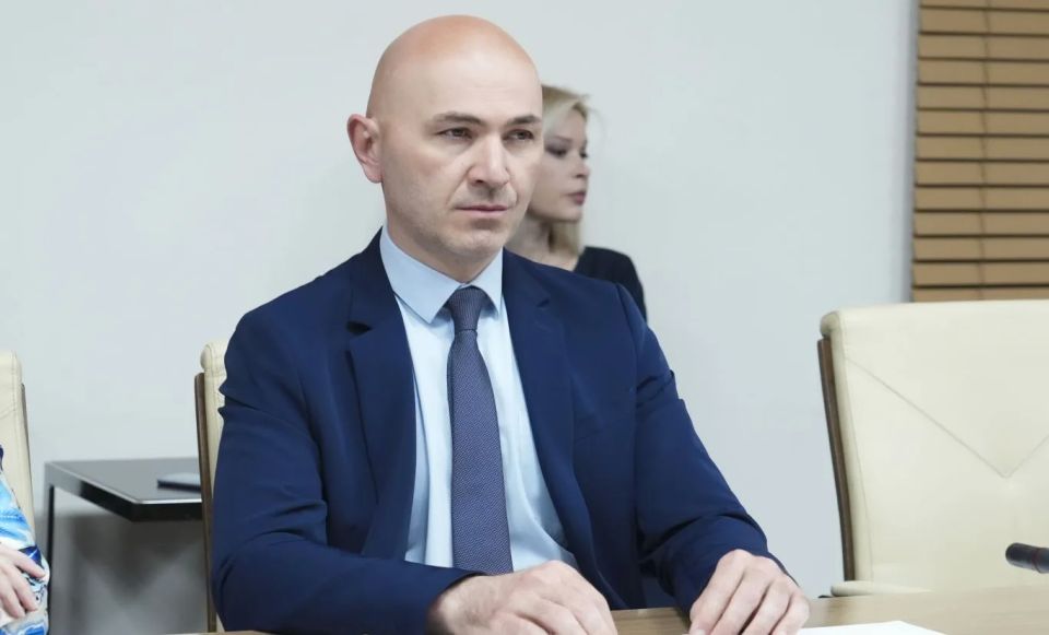 Председатель Правительства РСО – Алания Борис Джанаев провел еженедельное аппаратное совещание с участием руководителей органов исполнительной власти и муниципальных образований, представителей правоохранительных и надзорных... Председатель Правительства РСО – Алания Борис Джанаев провел еженедельное аппаратное совещание с участием руководителей органов исполнительной власти и муниципальных образований, представителей правоохранительных и надзорных...
