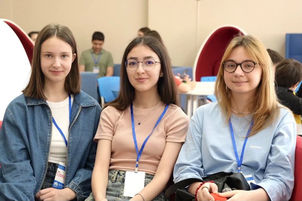 Лето — время творить!. Сегодня, в День защиты детей, в «Вершине» открыт сезон летних интенсивов! Как же мы любим это время! Интенсивы всегда получаются насыщенными, живыми и совершенно непохожими друг на друга Лето — время творить!. Сегодня, в День защиты детей, в «Вершине» открыт сезон летних интенсивов! Как же мы любим это время! Интенсивы всегда получаются насыщенными, живыми и совершенно непохожими друг на друга