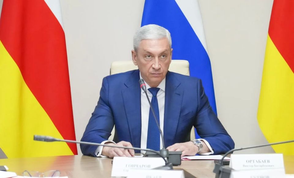 Председатель Правительства РСО – Алания Борис Джанаев провел еженедельное аппаратное совещание с участием руководителей органов исполнительной власти и муниципальных образований, представителей правоохранительных и надзорных...