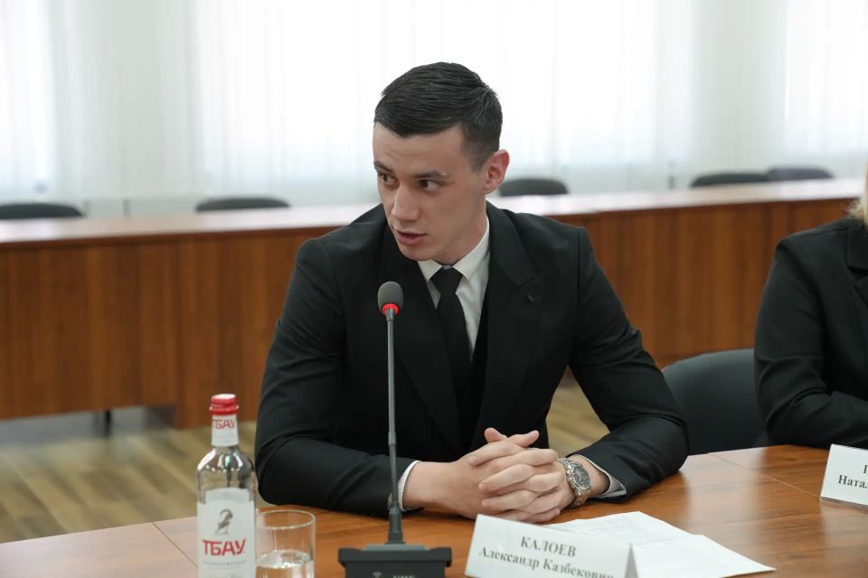 «Если хочешь подниматься ввысь, не уставай работать над собой» «Если хочешь подниматься ввысь, не уставай работать над собой»