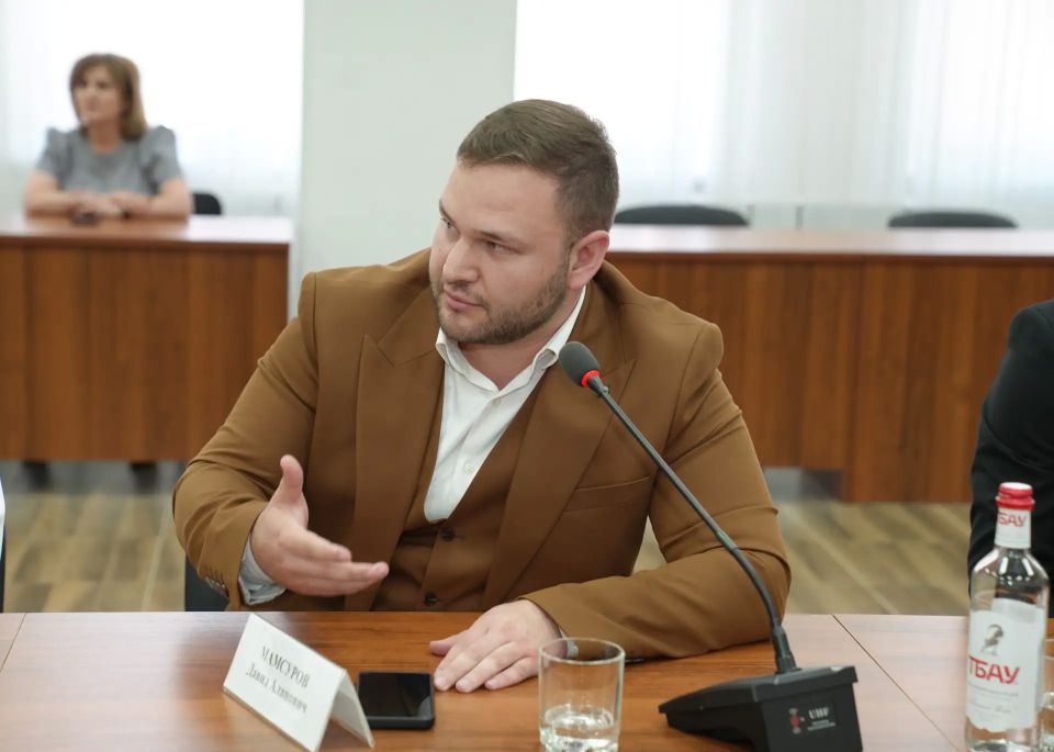 «Если хочешь подниматься ввысь, не уставай работать над собой» «Если хочешь подниматься ввысь, не уставай работать над собой»