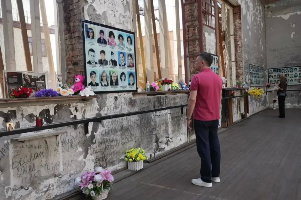 Председатель Парламента РСО-Алания Таймураз Тускаев, спикер Собрания депутатов Ненецкого АО Александр Чурсанов с коллегами в сопровождении Главы АМС Правобережного района Казбека Мрикаева посетили Международный... Председатель Парламента РСО-Алания Таймураз Тускаев, спикер Собрания депутатов Ненецкого АО Александр Чурсанов с коллегами в сопровождении Главы АМС Правобережного района Казбека Мрикаева посетили Международный...