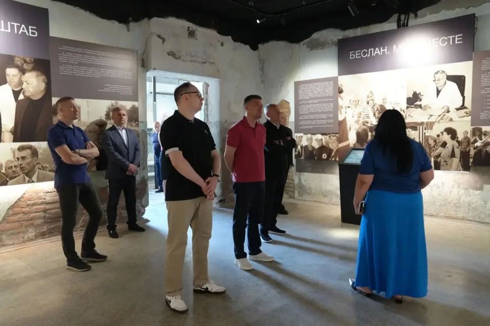 Председатель Парламента РСО-Алания Таймураз Тускаев, спикер Собрания депутатов Ненецкого АО Александр Чурсанов с коллегами в сопровождении Главы АМС Правобережного района Казбека Мрикаева посетили Международный... Председатель Парламента РСО-Алания Таймураз Тускаев, спикер Собрания депутатов Ненецкого АО Александр Чурсанов с коллегами в сопровождении Главы АМС Правобережного района Казбека Мрикаева посетили Международный...