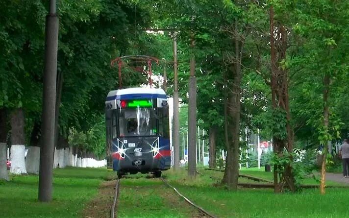 ВНИМАНИЕ. В связи с необходимостью проведения работ по обрезке деревьев, препятствующих движению подвижного состава в районе Водной станции, движение трамваев по маршрутам №5 и №9 временно ограничено до ОЗАТЭ