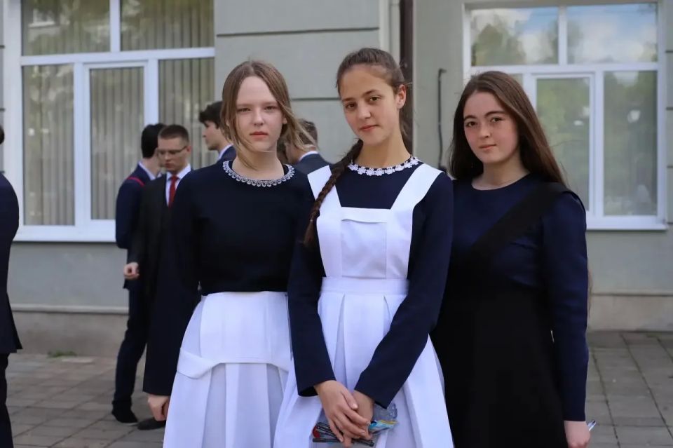 Экзамены продолжаются. В Северной Осетии 3653 выпускника сегодня сдают ЕГЭ по математике базового и профильного уровня Экзамены продолжаются. В Северной Осетии 3653 выпускника сегодня сдают ЕГЭ по математике базового и профильного уровня