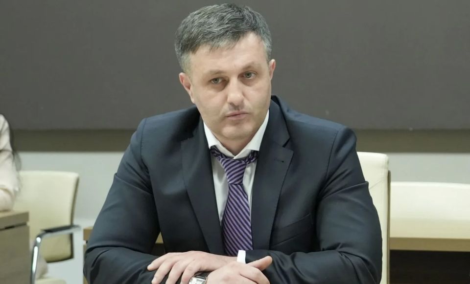 Председатель Правительства РСО – Алания Борис Джанаев провел совещание по вопросам господдержки в сфере мелиорации земель с участием органов исполнительной власти и районов республики Председатель Правительства РСО – Алания Борис Джанаев провел совещание по вопросам господдержки в сфере мелиорации земель с участием органов исполнительной власти и районов республики