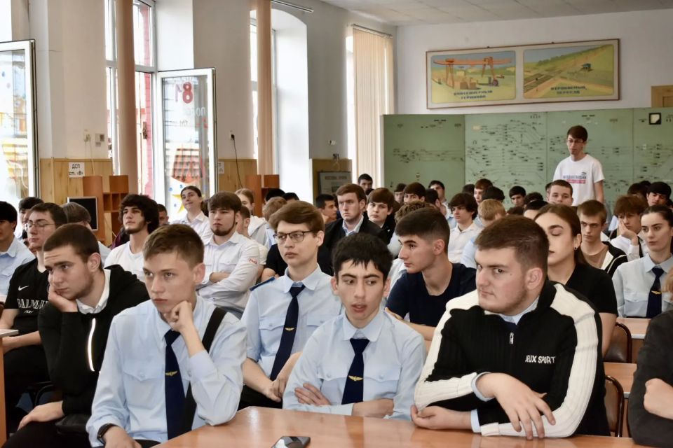 Открытый диалог с молодежью Открытый диалог с молодежью