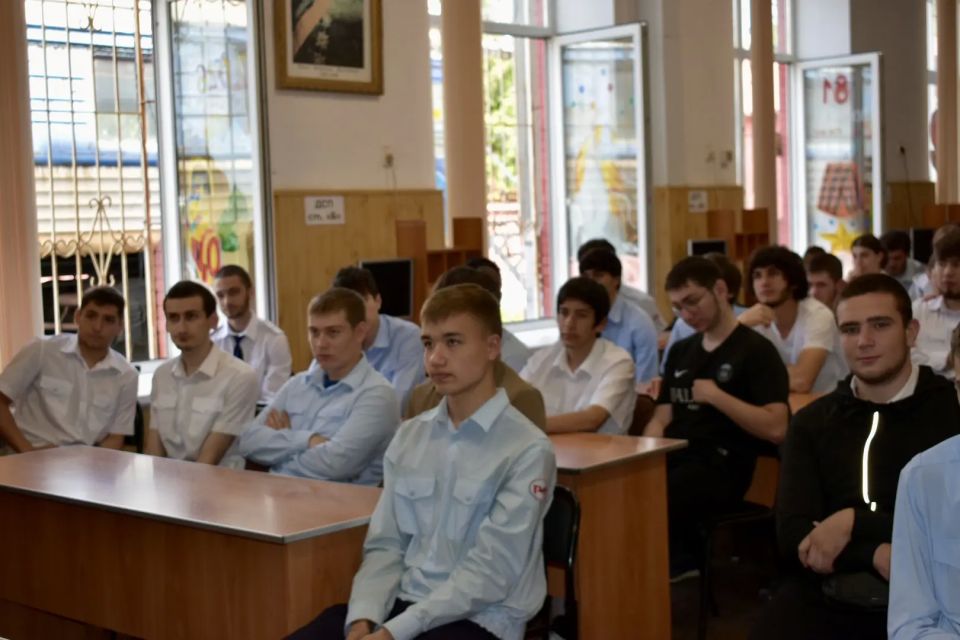 Открытый диалог с молодежью Открытый диалог с молодежью