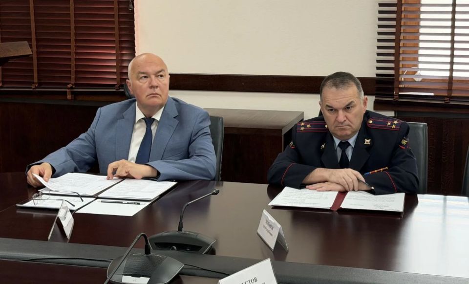 Глава РСО – Алания Сергей Меняйло в режиме видео-конференц-связи принял участие в заседании межведомственной рабочей группы по противодействию незаконным финансовым операциям в Северо-Кавказском федеральном округе Глава РСО – Алания Сергей Меняйло в режиме видео-конференц-связи принял участие в заседании межведомственной рабочей группы по противодействию незаконным финансовым операциям в Северо-Кавказском федеральном округе