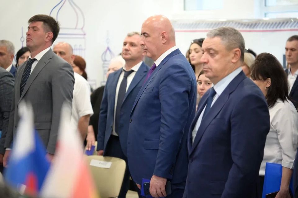 Сергей Меняйло: Провёл первый этап конференции Северо-Осетинского регионального отделения партии «Единая Россия» Сергей Меняйло: Провёл первый этап конференции Северо-Осетинского регионального отделения партии «Единая Россия»