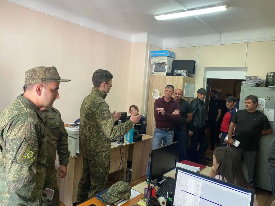 Отделение ГКУ «ЦЗН РСО-Алания» в Правобережном районе провели мини-ярмарку вакансий для мужчин, состоящих на учете Отделение ГКУ «ЦЗН РСО-Алания» в Правобережном районе провели мини-ярмарку вакансий для мужчин, состоящих на учете