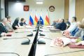 Сергей Меняйло: В преддверии Дня России вручил государственные награды жителям нашей республики