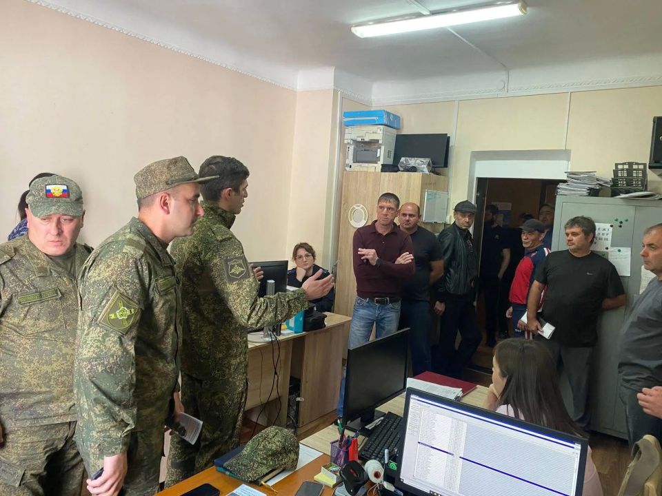 Отделение ГКУ «ЦЗН РСО-Алания» в Правобережном районе провели мини-ярмарку вакансий для мужчин, состоящих на учете Отделение ГКУ «ЦЗН РСО-Алания» в Правобережном районе провели мини-ярмарку вакансий для мужчин, состоящих на учете
