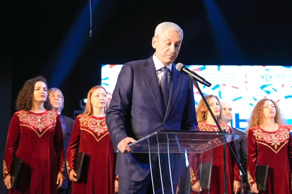 В День России во Дворце молодежи прошел праздничный концерт В День России во Дворце молодежи прошел праздничный концерт