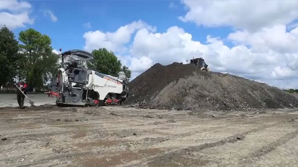В Беслане продолжается благоустройство мемориального кладбища «Город ангелов» В Беслане продолжается благоустройство мемориального кладбища «Город ангелов»
