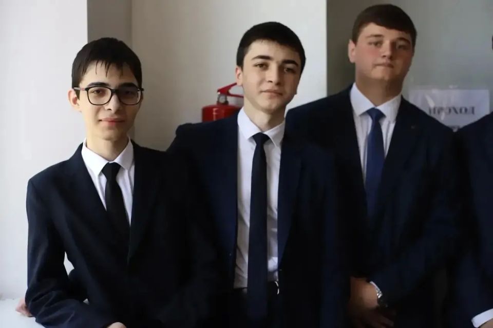 Сегодня более 2000 выпускников Северной Осетии проходят государственную итоговую аттестацию Сегодня более 2000 выпускников Северной Осетии проходят государственную итоговую аттестацию