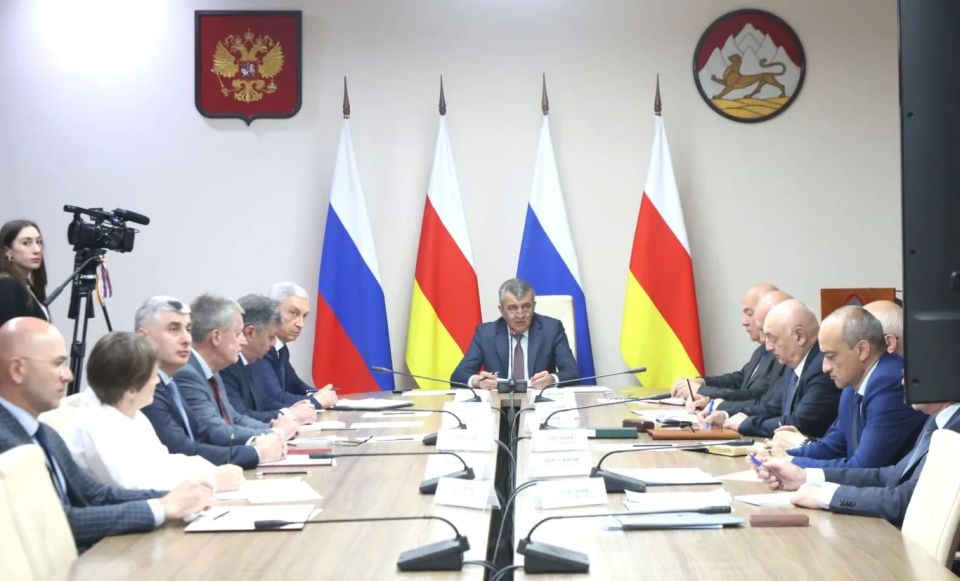 Сергей Меняйло провел аппаратное совещание Сергей Меняйло провел аппаратное совещание