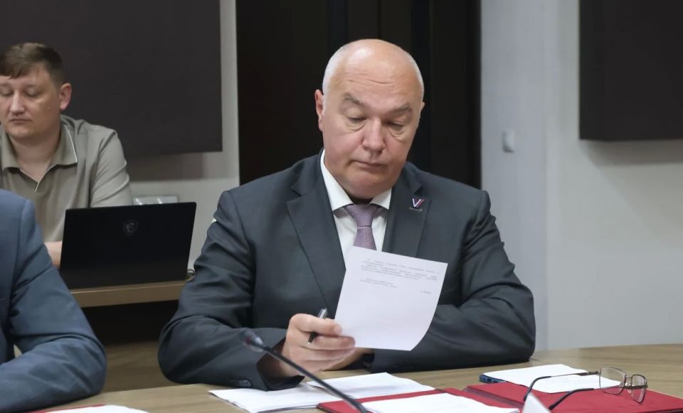 Председатель Правительства РСО – Алания Борис Джанаев провел заседание кабинета министров, на котором рассмотрены вопросы, касающиеся различных сфер жизнедеятельности республики Председатель Правительства РСО – Алания Борис Джанаев провел заседание кабинета министров, на котором рассмотрены вопросы, касающиеся различных сфер жизнедеятельности республики