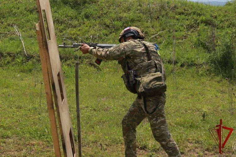 В СЕВЕРНОЙ ОСЕТИИ ПРОШЛИ ИСПЫТАНИЯ НА ПРАВО НОШЕНИЯ ЗНАКА ОТЛИЧИЯ ПОЛИЦЕЙСКОГО СПЕЦНАЗА РОСГВАРДИИ Сотрудники ОМОН «Ирбис» Управления Росгвардии по Республике Северная Осетия-Алания прошли испытания на право ношения... В СЕВЕРНОЙ ОСЕТИИ ПРОШЛИ ИСПЫТАНИЯ НА ПРАВО НОШЕНИЯ ЗНАКА ОТЛИЧИЯ ПОЛИЦЕЙСКОГО СПЕЦНАЗА РОСГВАРДИИ Сотрудники ОМОН «Ирбис» Управления Росгвардии по Республике Северная Осетия-Алания прошли испытания на право ношения...