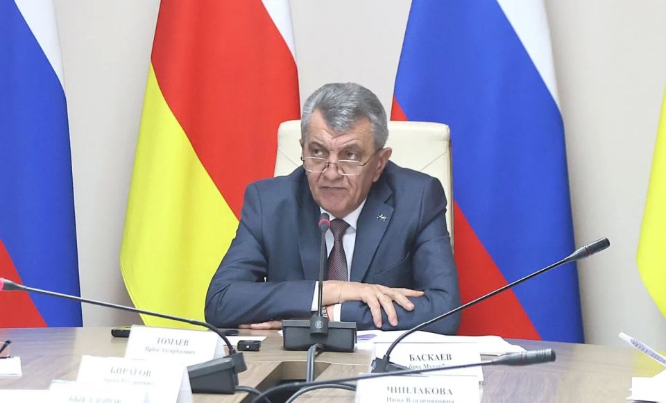 Глава РСО – Алания Сергей Меняйло провел заседание Комиссии по координации работы по противодействию коррупции в Северной Осетии Глава РСО – Алания Сергей Меняйло провел заседание Комиссии по координации работы по противодействию коррупции в Северной Осетии