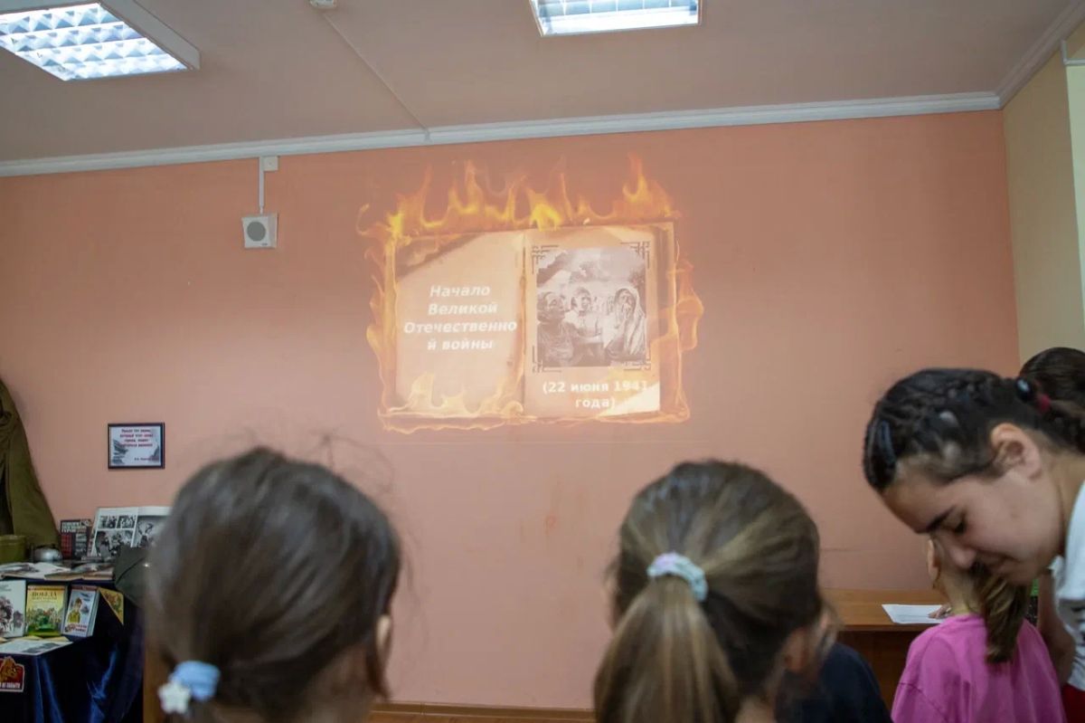 «Самый скорбный день в году»: дети из летнего лагеря школы № 34 приняли участие в памятном мерпориятии «Самый скорбный день в году»: дети из летнего лагеря школы № 34 приняли участие в памятном мерпориятии