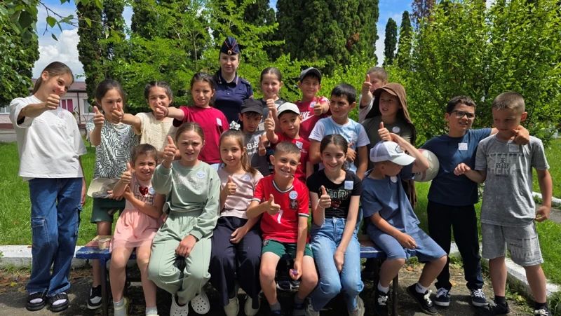 «Возвращают свет, сохраняют жизнь!»: Госавтоинспекция Ардонского района Северной Осетии подарила школьникам яркую безопасность «Возвращают свет, сохраняют жизнь!»: Госавтоинспекция Ардонского района Северной Осетии подарила школьникам яркую безопасность