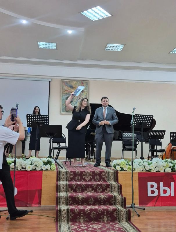 Во Владикавказском колледже искусств им. В.А. Гергиева состоялось торжественное вручение дипломов выпускникам 2026 года Во Владикавказском колледже искусств им. В.А. Гергиева состоялось торжественное вручение дипломов выпускникам 2026 года