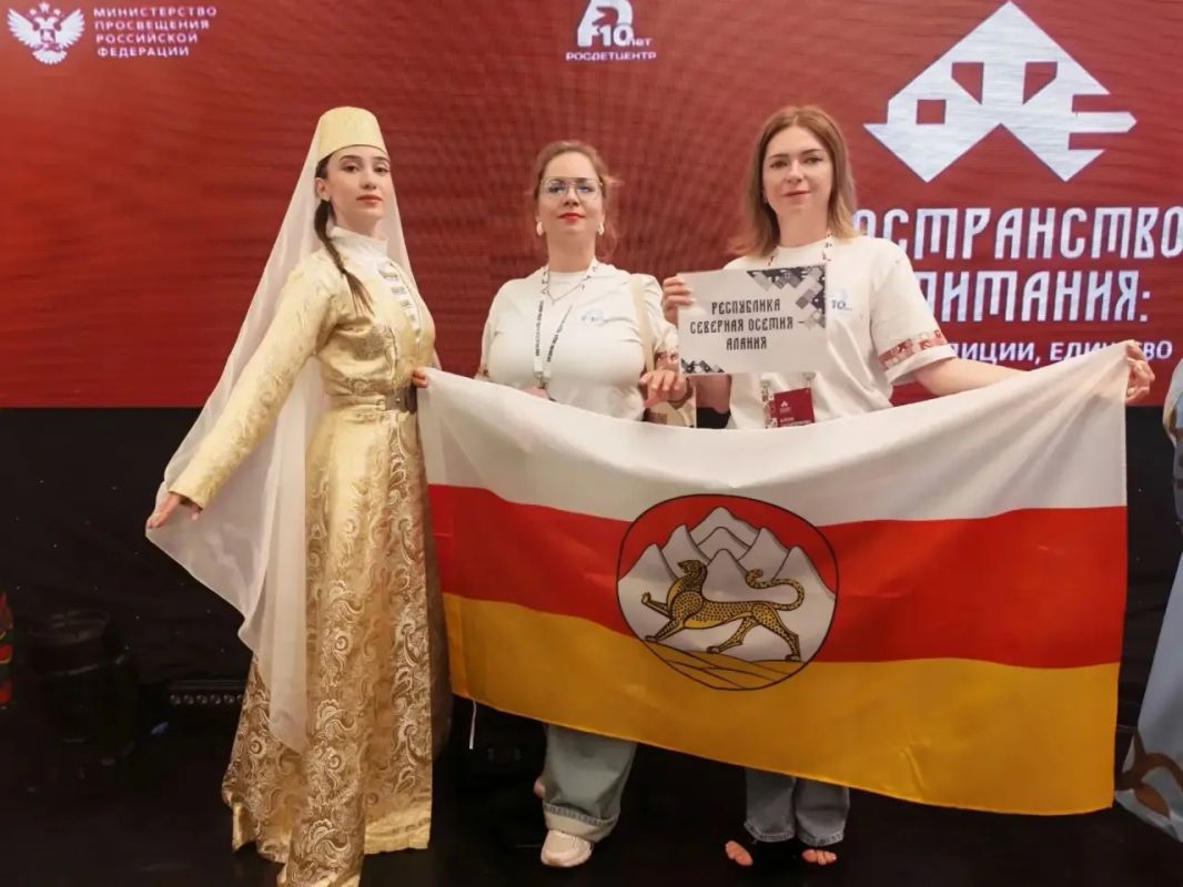 В Москве стартовал первый Всероссийский форум «Пространство воспитания: диалог, традиции, единство» В Москве стартовал первый Всероссийский форум «Пространство воспитания: диалог, традиции, единство»