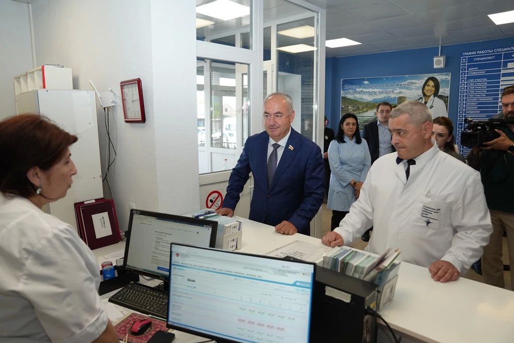 Парламента Таймураз Тускаев посетил Кировский район с рабочим визитом Парламента Таймураз Тускаев посетил Кировский район с рабочим визитом