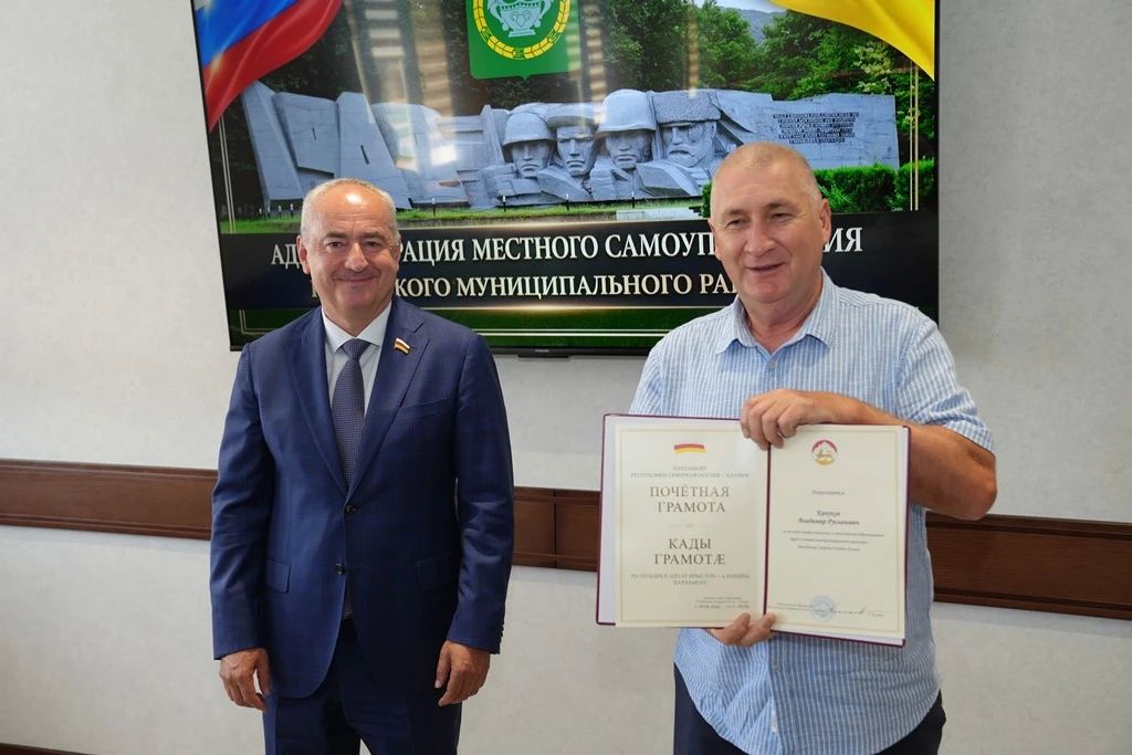 Парламента Таймураз Тускаев посетил Кировский район с рабочим визитом Парламента Таймураз Тускаев посетил Кировский район с рабочим визитом