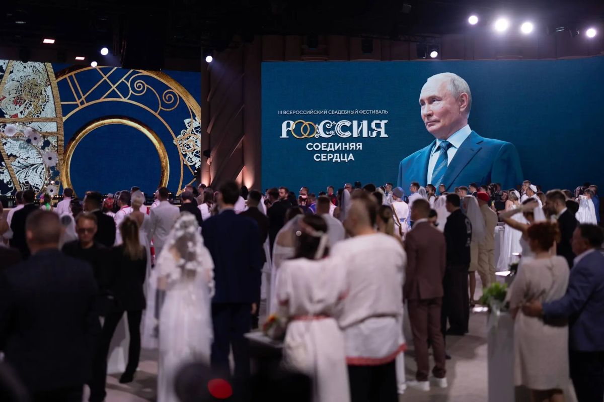 Сергей Меняйло: Сегодня в Национальном центре «Россия» наши земляки Тимур Валиев и Людмила Черткоева стали мужем и женой Сергей Меняйло: Сегодня в Национальном центре «Россия» наши земляки Тимур Валиев и Людмила Черткоева стали мужем и женой