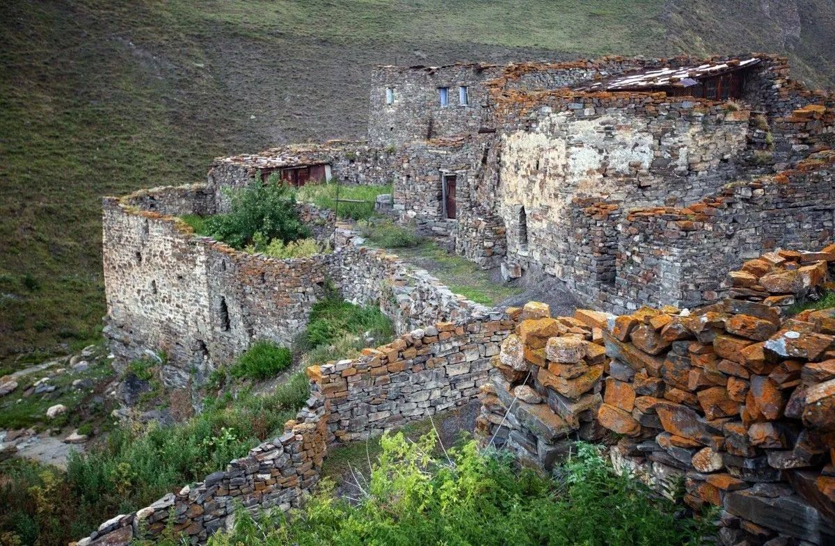 В Северной Осетии выносят приговоры за повреждение памятников археологии при стройке