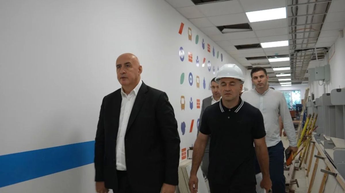 Ремонт в женской консультации поликлиники №4 завершат до конца года Ремонт в женской консультации поликлиники №4 завершат до конца года