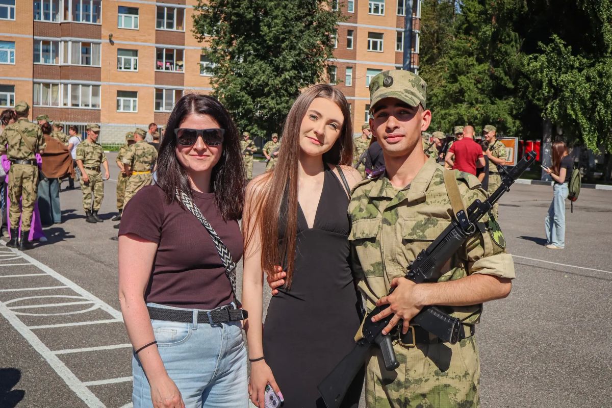 В Ленинградской области состоялась торжественная церемония принятия Военной присяги военнослужащими по призыву 33-й бригады оперативного назначения, морского отряда, батальона и полка по охране важных государственных... В Ленинградской области состоялась торжественная церемония принятия Военной присяги военнослужащими по призыву 33-й бригады оперативного назначения, морского отряда, батальона и полка по охране важных государственных...