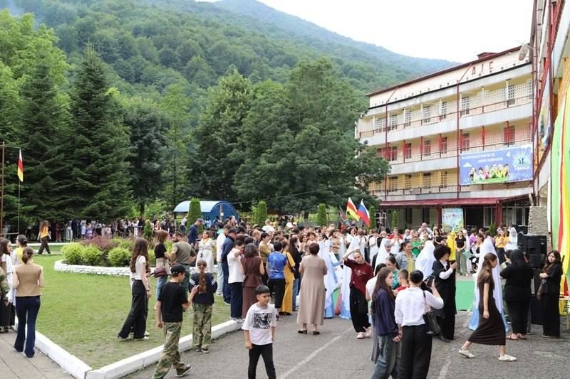 В центре «Тамиск» прошел этнокультурный праздник «Осетинское подворье» В центре «Тамиск» прошел этнокультурный праздник «Осетинское подворье»