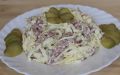 Сытные и оригинальные салаты с блинчиками: Готовим с копченостями и курицей