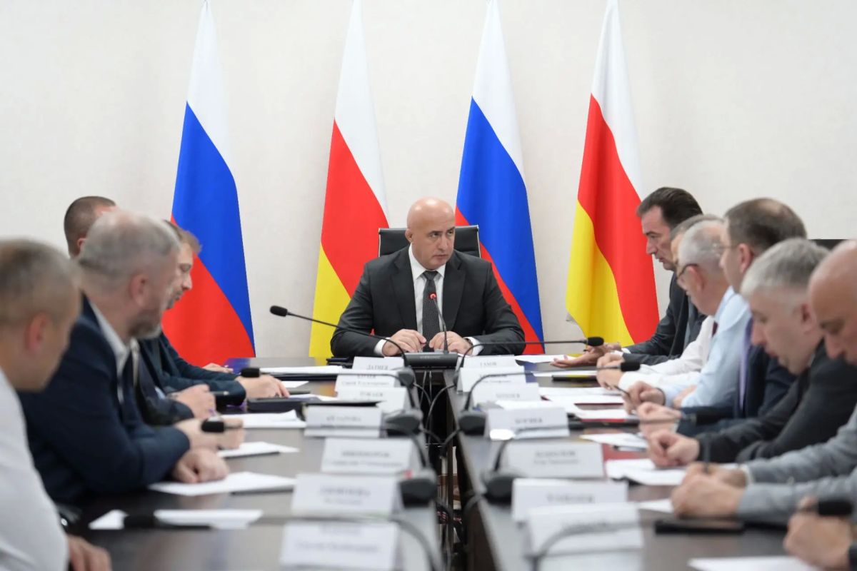 Сегодня провел рабочее совещание с руководителями профильных министерств и районов республики Сегодня провел рабочее совещание с руководителями профильных министерств и районов республики