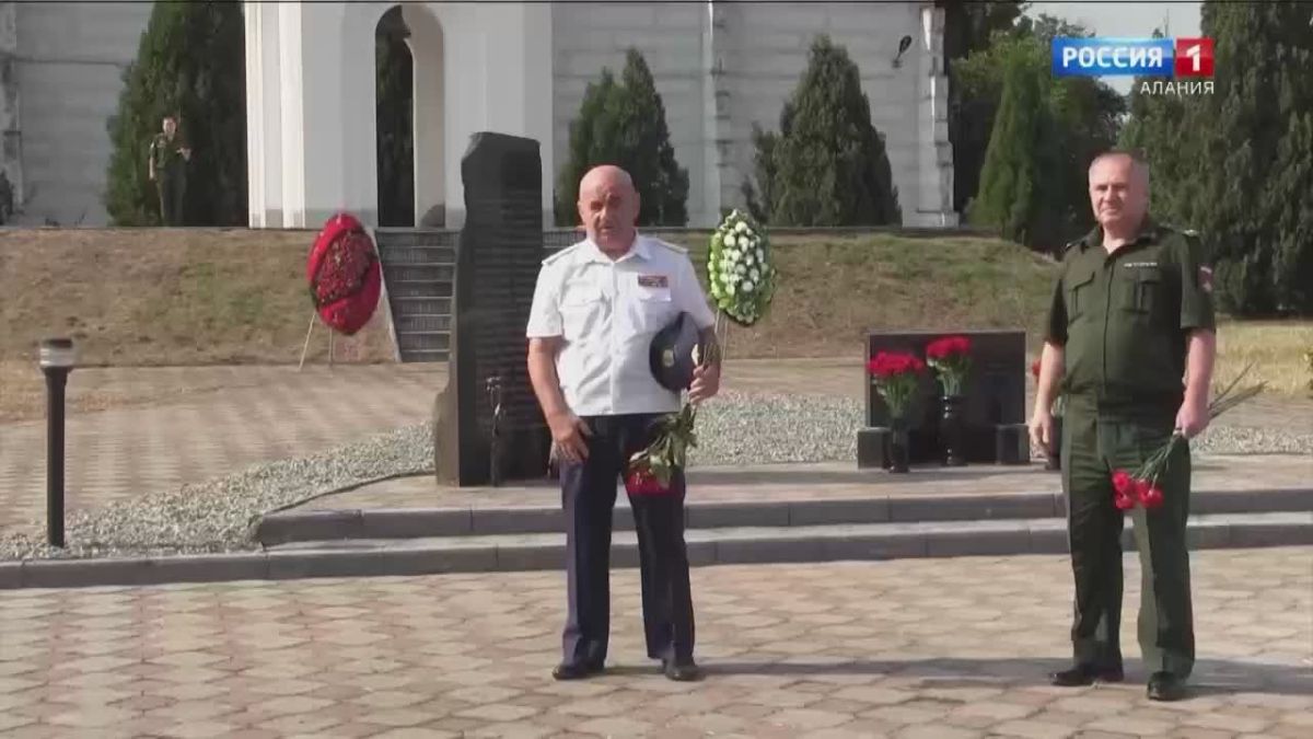 В Моздоке почтили память погибших в теракте 1 августа 2003 года