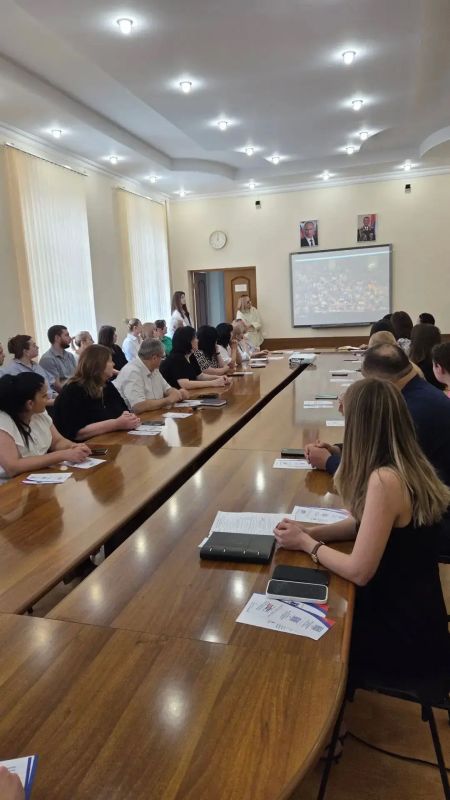 СЕГОДНЯ В ЦЕНТРЕ ВНИМАНИЯ — ТЕ, КТО РАБОТАЕТ ДЛЯ ЛЮДЕЙ СЕГОДНЯ В ЦЕНТРЕ ВНИМАНИЯ — ТЕ, КТО РАБОТАЕТ ДЛЯ ЛЮДЕЙ